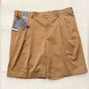 Roundtree & Yorke Travel Smart Classic Fit Pleated Khaki Stretch Shorts Sz 38